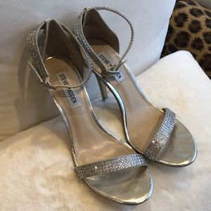 Steve Madden 🌟 Silver Sparkle & Shimmer Fabric & Leather Ankle Strap Heels